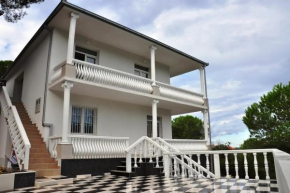 Mirišta - Spacious apartment in lush nature sea & forest